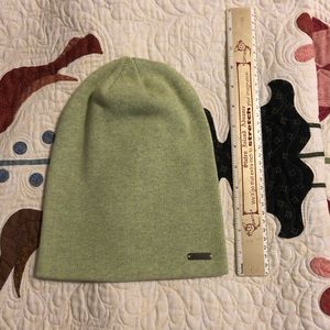 King & Fifth slouchy beanie. Nice quality. Worn once or twice.